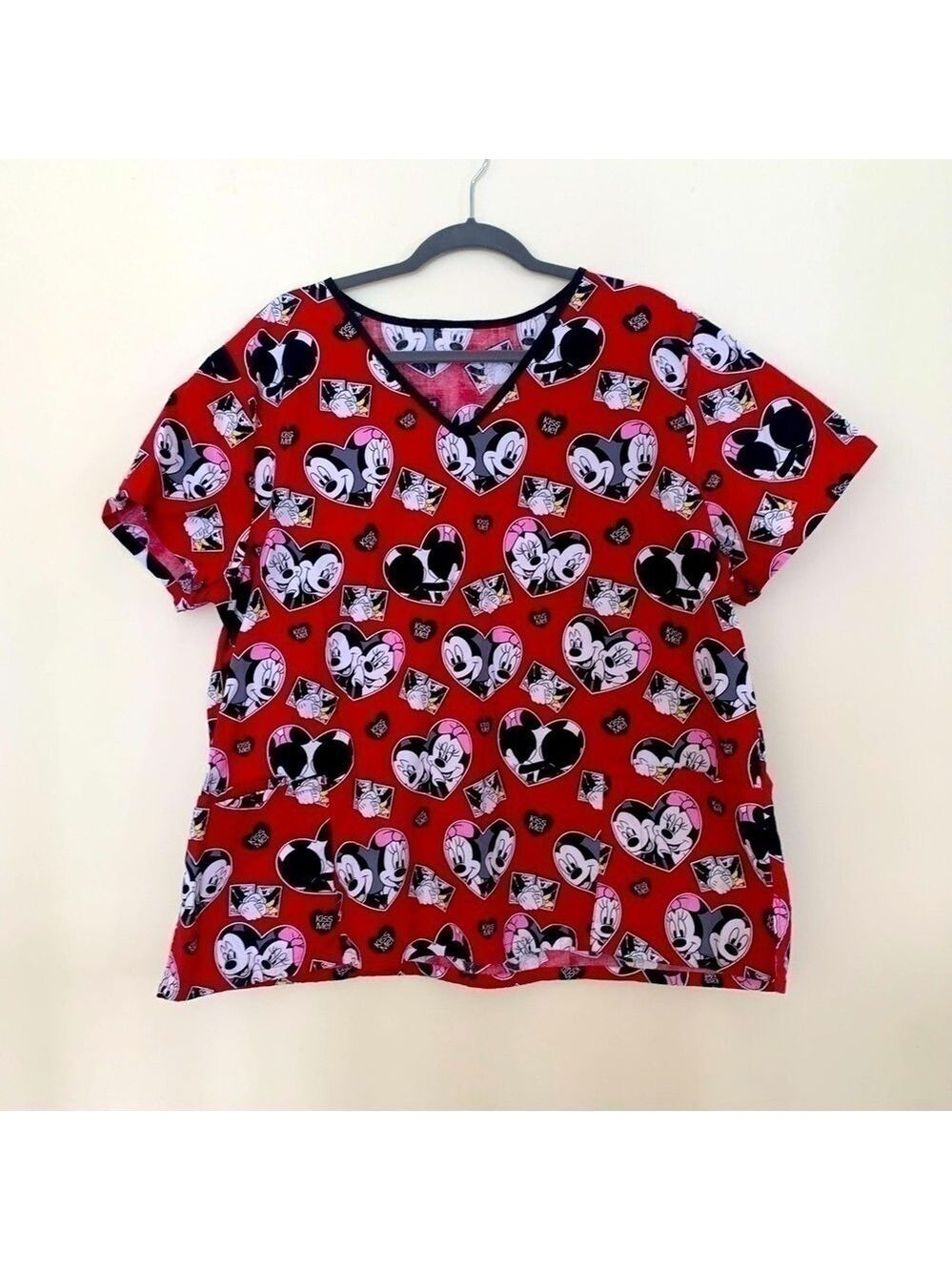 DISNEY Mickey & Minnie Valentine’s Black Heart Print Scrub Top